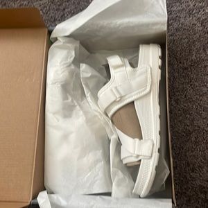 Palladium 8.5 women’s USA white NIB